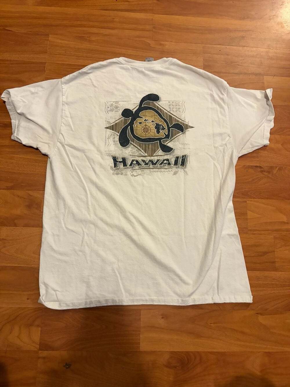 Gildan Hawaii Sea Turtle Graphic T-Shirt Size L White Cotton Short Sleeve